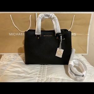 Michael Kors Tote / Crossbody Purse